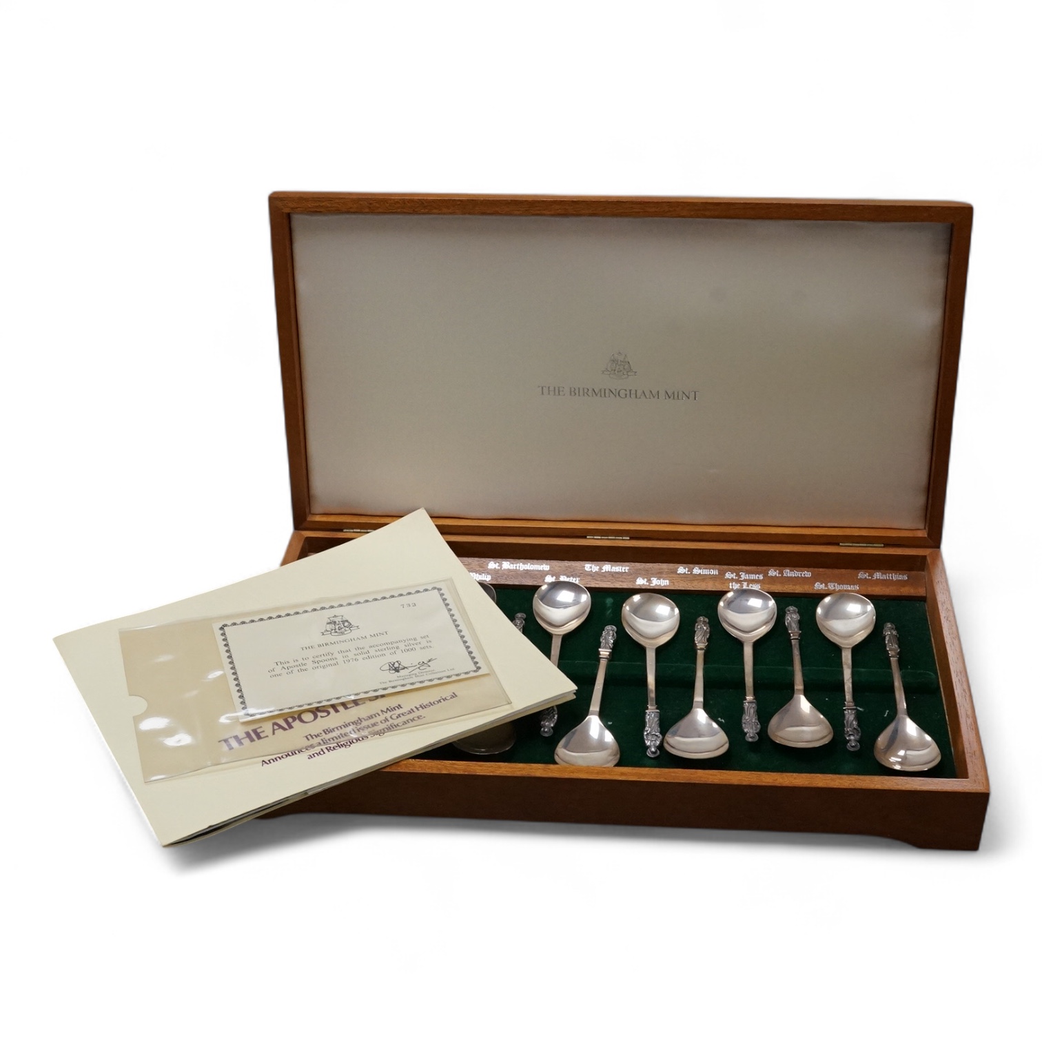 A cased set of thirteen Birmingham Mint limited edition silver apostle spoons, London, 1977, 14.3cm, 14.3oz.